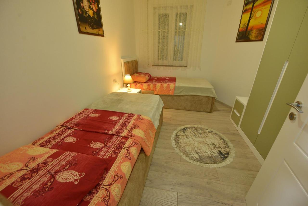 Denis Comfort Apartment Shkoder Ngoại thất bức ảnh